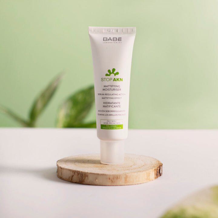 Babe-Stop-AKN-Mattifying-Moisturiser